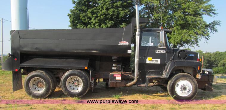 image for item K6329 1995 Ford LN8000 municipal live bottom dump truck