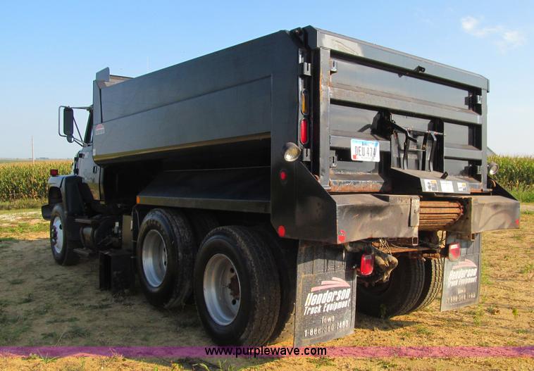 image for item K6329 1995 Ford LN8000 municipal live bottom dump truck