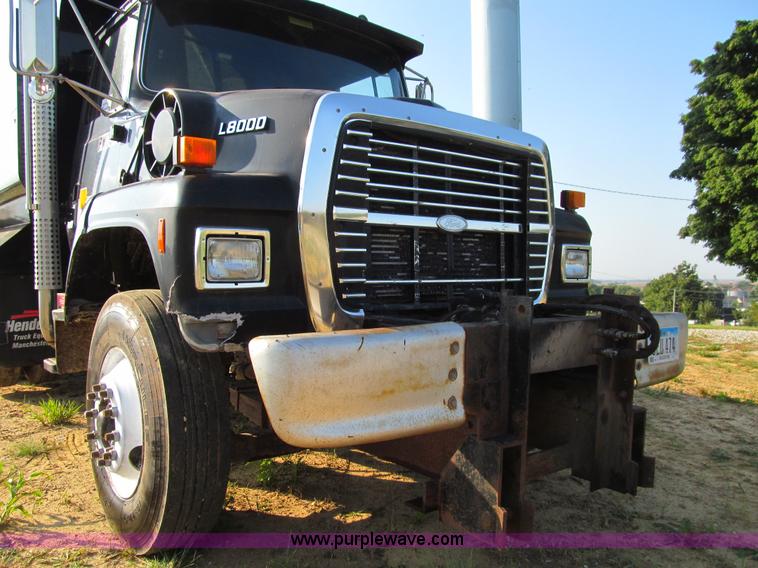 image for item K6329 1995 Ford LN8000 municipal live bottom dump truck