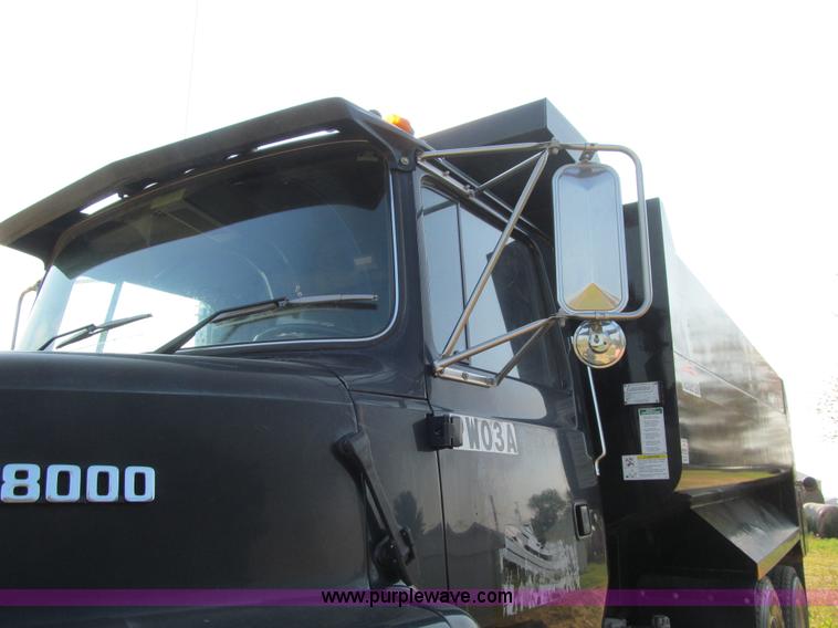 image for item K6329 1995 Ford LN8000 municipal live bottom dump truck