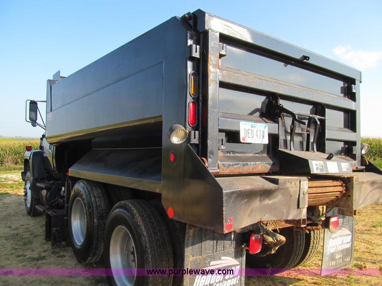 image for item K6329 1995 Ford LN8000 municipal live bottom dump truck