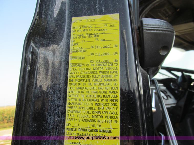 image for item K6329 1995 Ford LN8000 municipal live bottom dump truck