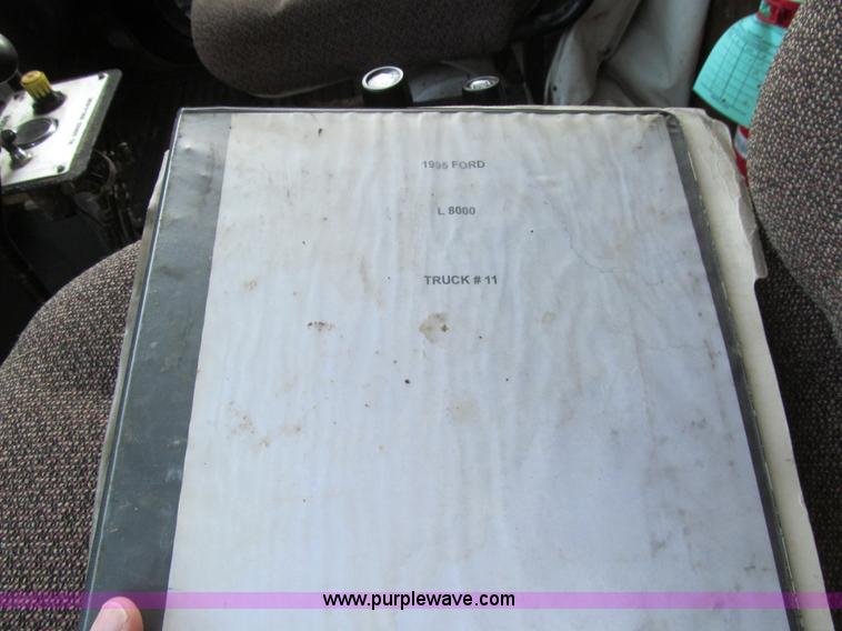 image for item K6329 1995 Ford LN8000 municipal live bottom dump truck