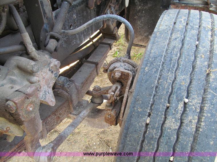 image for item K6329 1995 Ford LN8000 municipal live bottom dump truck