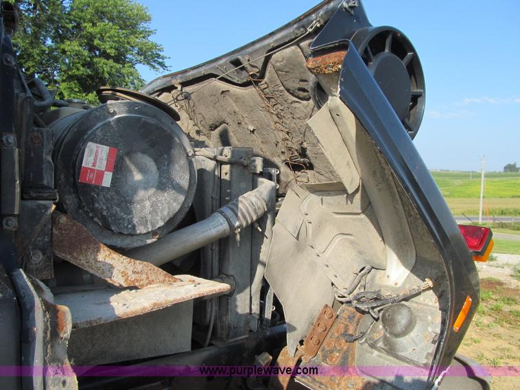 image for item K6329 1995 Ford LN8000 municipal live bottom dump truck