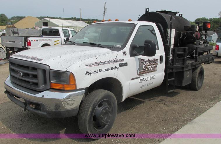 image for item K6618 2000 Ford F450 Super Duty flatbed truck