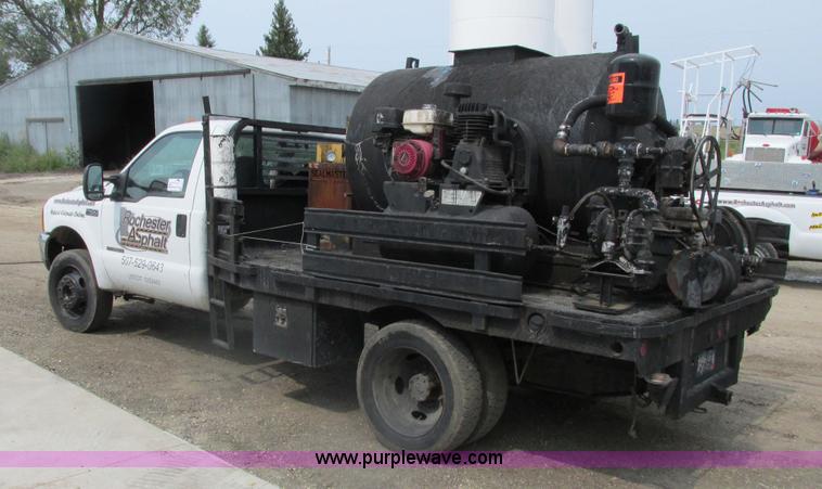 image for item K6618 2000 Ford F450 Super Duty flatbed truck