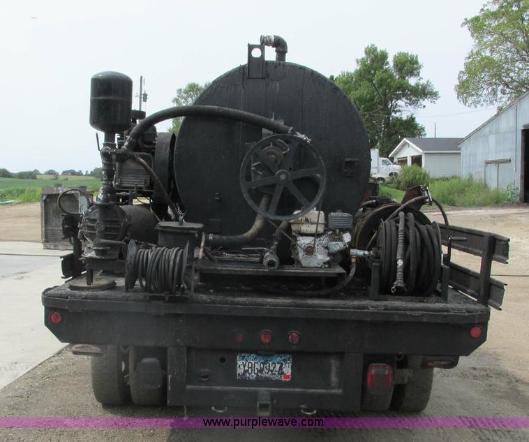 image for item K6618 2000 Ford F450 Super Duty flatbed truck