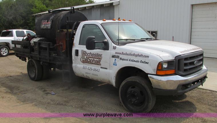 image for item K6618 2000 Ford F450 Super Duty flatbed truck