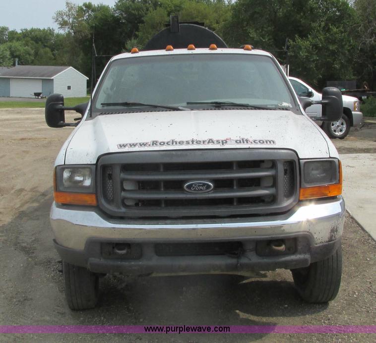 image for item K6618 2000 Ford F450 Super Duty flatbed truck