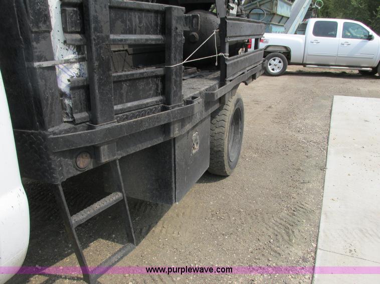 image for item K6618 2000 Ford F450 Super Duty flatbed truck