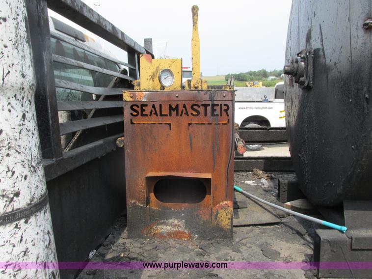 image for item K6618 2000 Ford F450 Super Duty flatbed truck