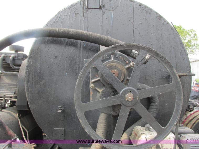 image for item K6618 2000 Ford F450 Super Duty flatbed truck