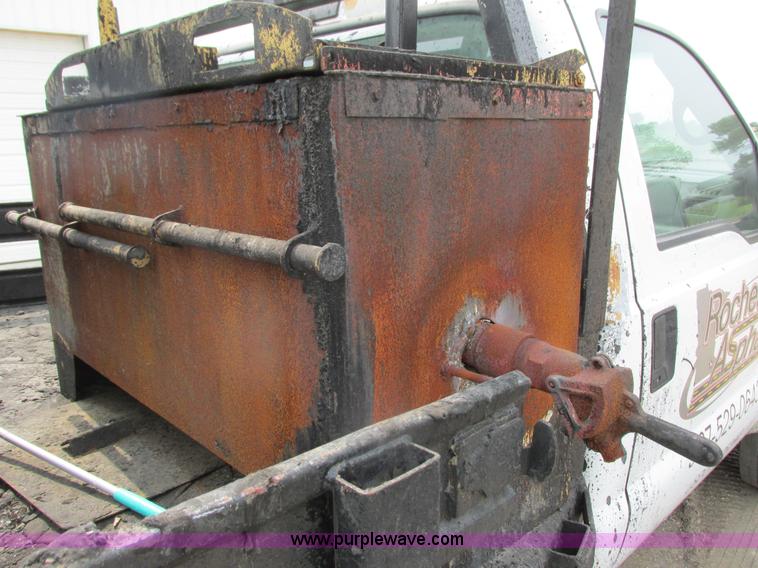 image for item K6618 2000 Ford F450 Super Duty flatbed truck