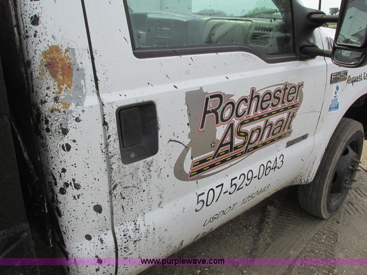 image for item K6618 2000 Ford F450 Super Duty flatbed truck