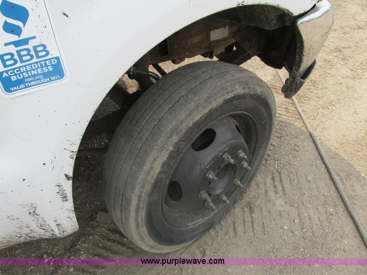 image for item K6618 2000 Ford F450 Super Duty flatbed truck