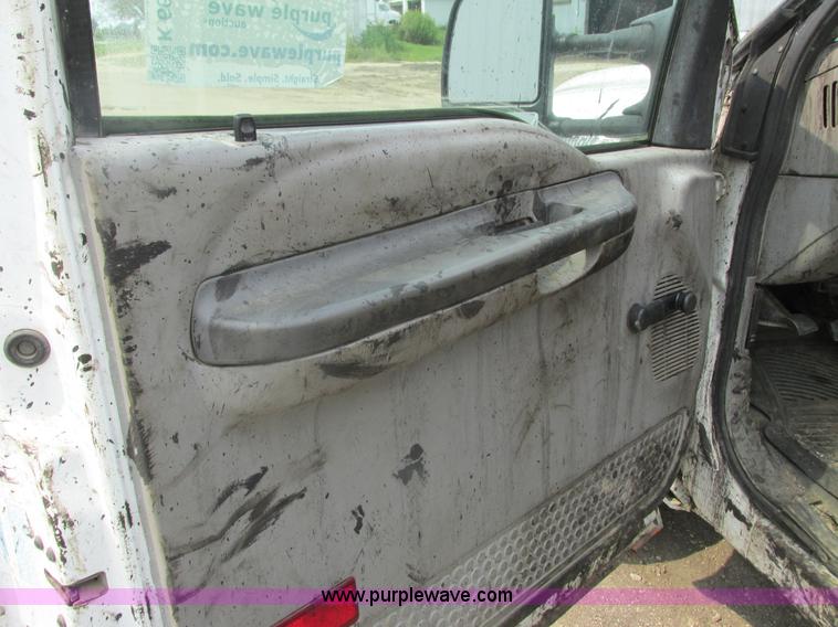 image for item K6618 2000 Ford F450 Super Duty flatbed truck