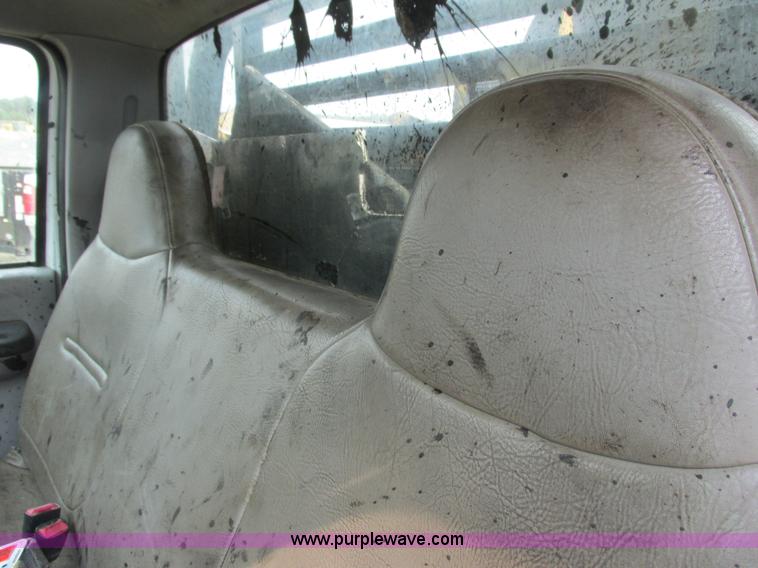 image for item K6618 2000 Ford F450 Super Duty flatbed truck