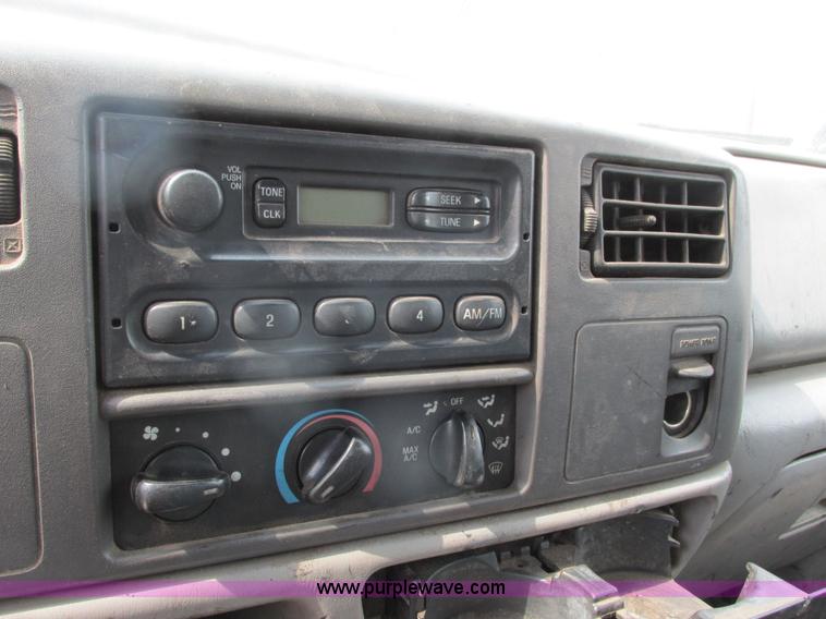 image for item K6618 2000 Ford F450 Super Duty flatbed truck