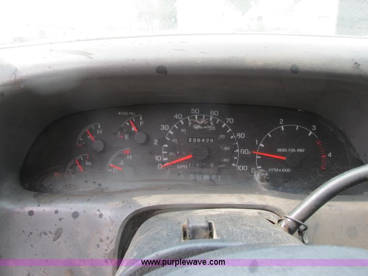 image for item K6618 2000 Ford F450 Super Duty flatbed truck