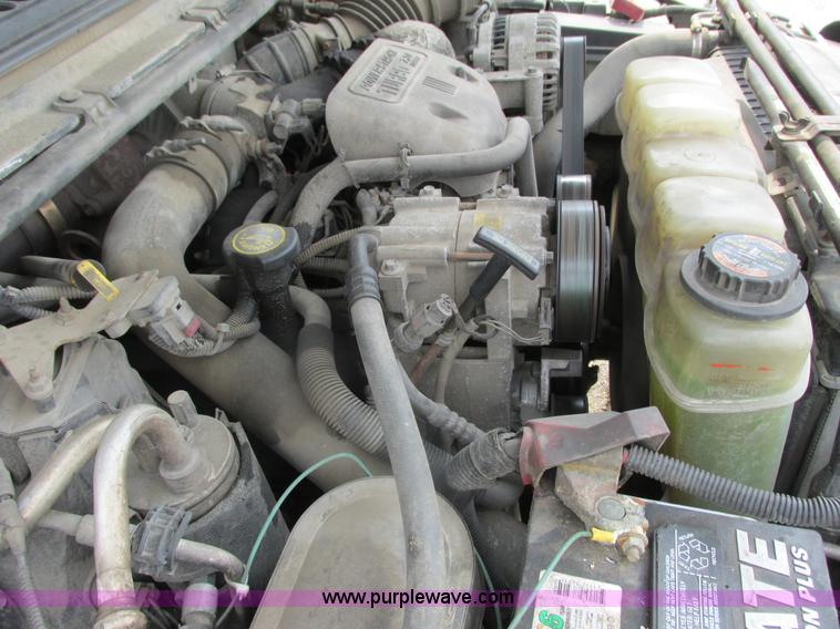 image for item K6618 2000 Ford F450 Super Duty flatbed truck