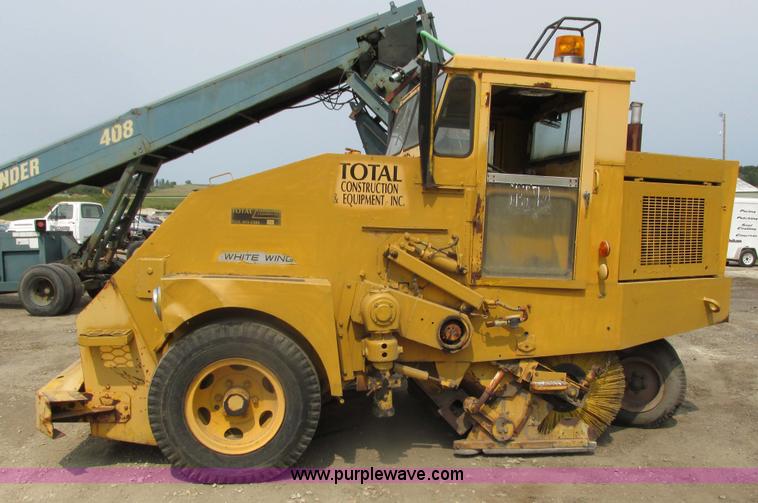 image for item K6622 Elgin White Wing sweeper