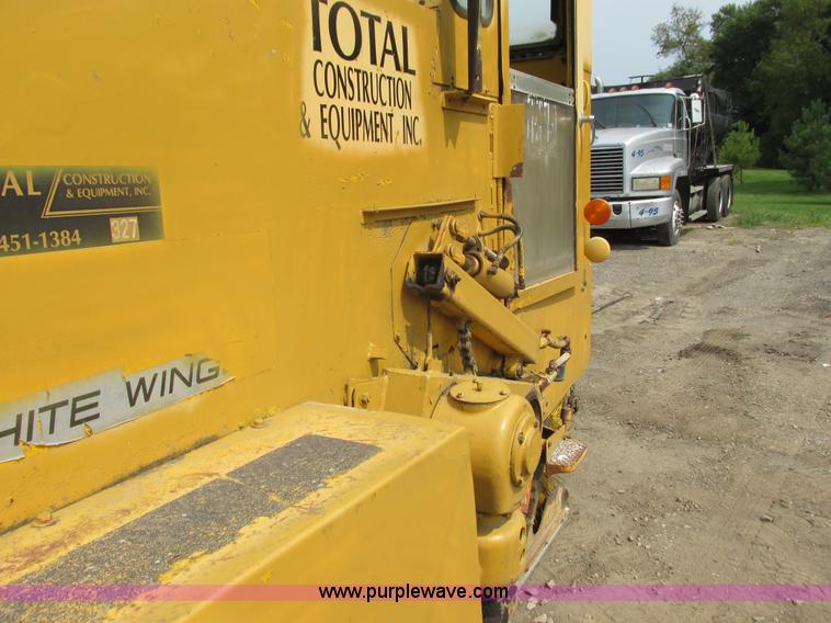 image for item K6622 Elgin White Wing sweeper