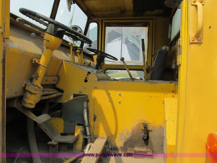 image for item K6622 Elgin White Wing sweeper