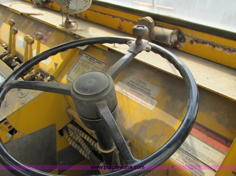 image for item K6622 Elgin White Wing sweeper