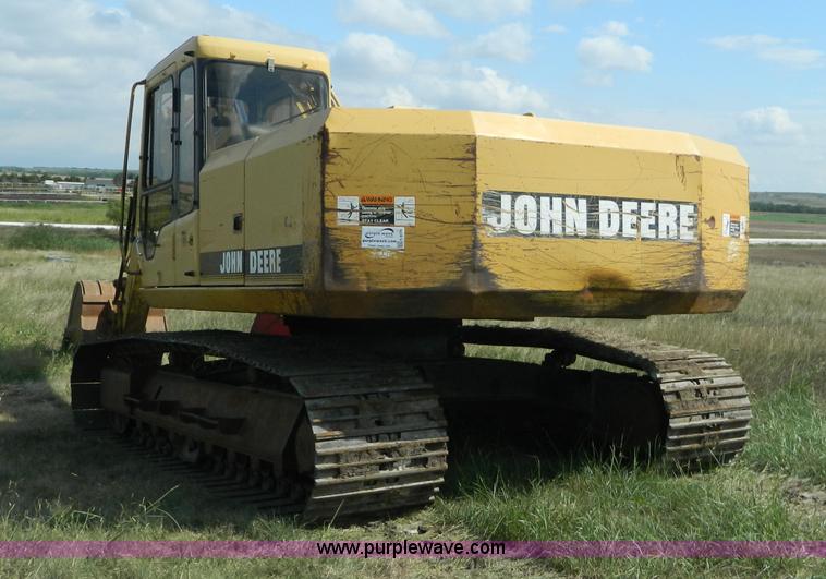 image for item K8173 1994 John Deere 690E LC excavator