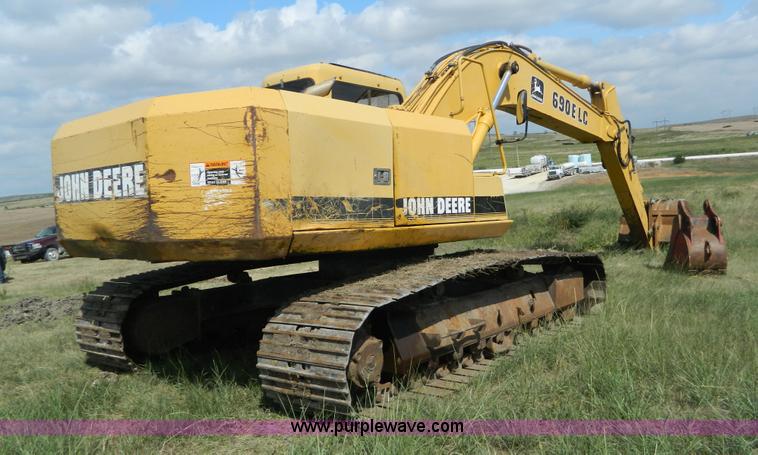 image for item K8173 1994 John Deere 690E LC excavator