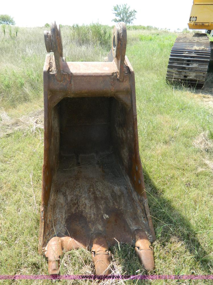 image for item K8173 1994 John Deere 690E LC excavator