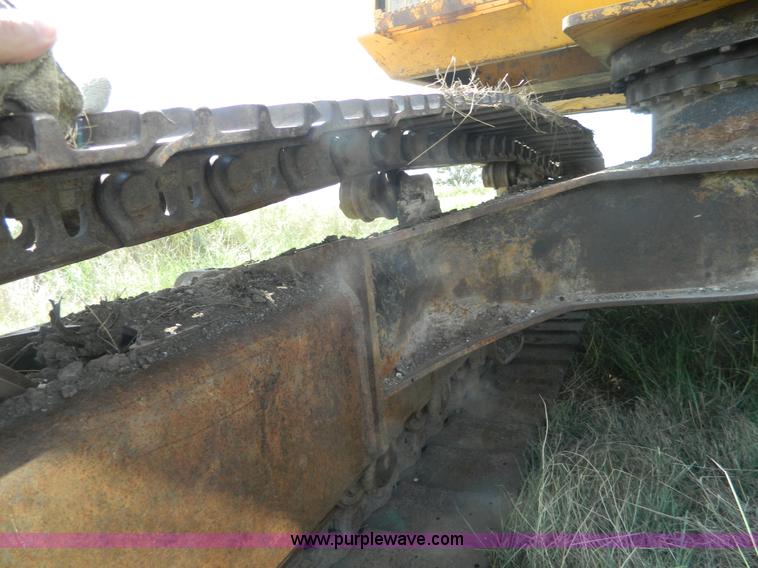image for item K8173 1994 John Deere 690E LC excavator
