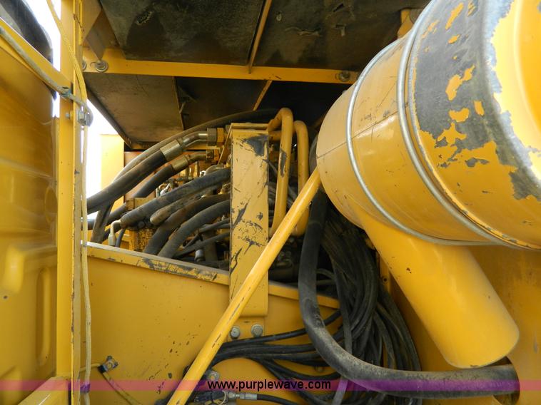 image for item K8173 1994 John Deere 690E LC excavator