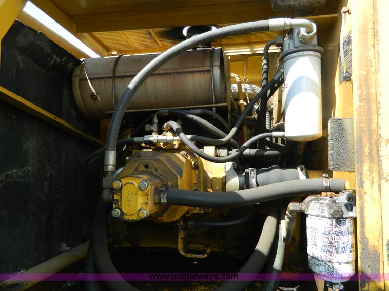 image for item K8173 1994 John Deere 690E LC excavator