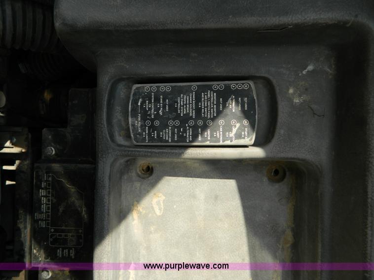 image for item K8173 1994 John Deere 690E LC excavator