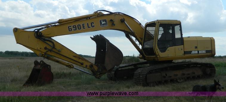 image for item K8173 1994 John Deere 690E LC excavator