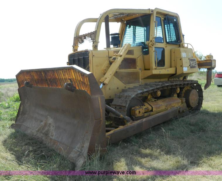 image for item K8174 1989 John Deere 850B dozer