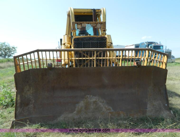 image for item K8174 1989 John Deere 850B dozer