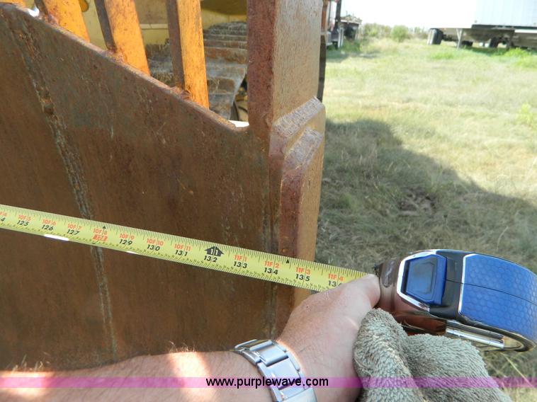 image for item K8174 1989 John Deere 850B dozer