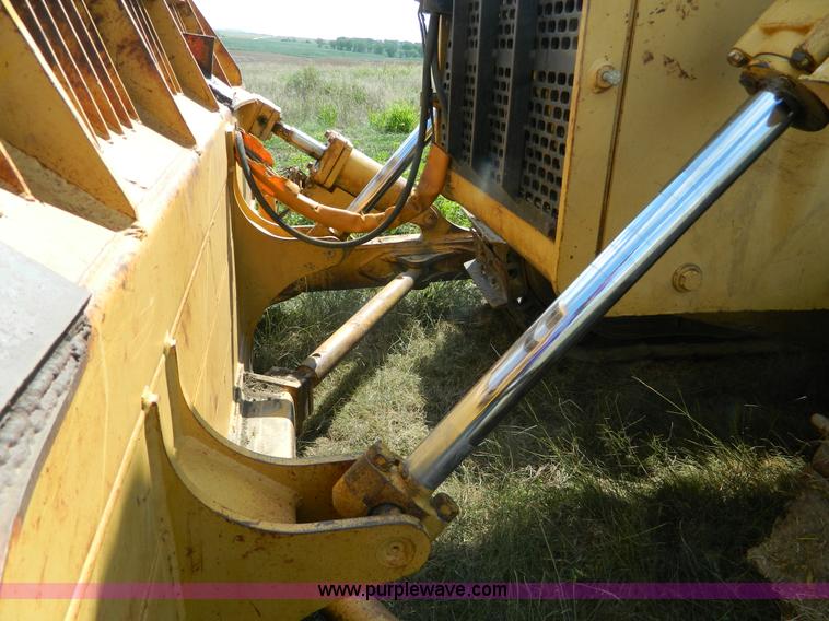 image for item K8174 1989 John Deere 850B dozer