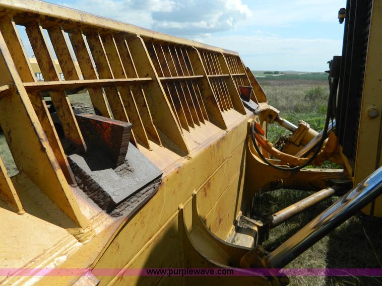 image for item K8174 1989 John Deere 850B dozer