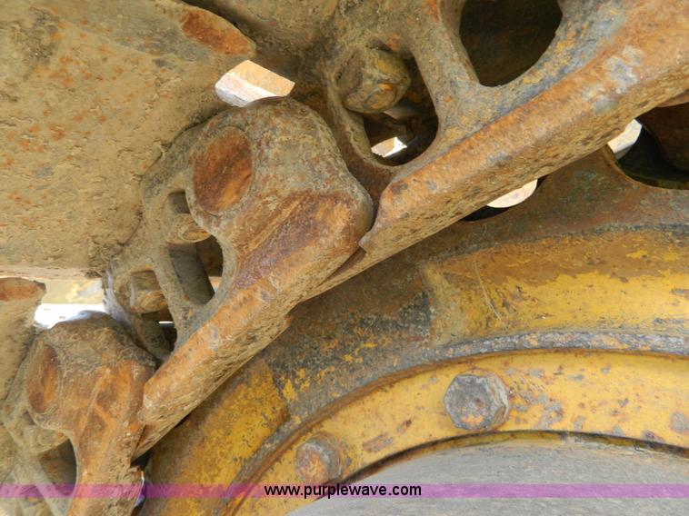 image for item K8174 1989 John Deere 850B dozer