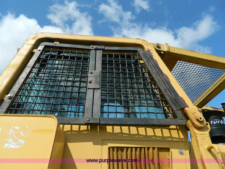 image for item K8174 1989 John Deere 850B dozer