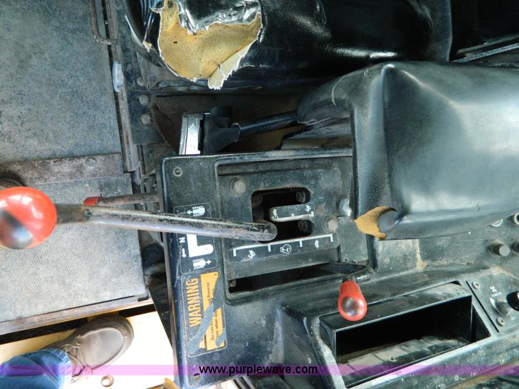 image for item K8174 1989 John Deere 850B dozer