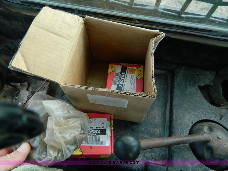 image for item K8174 1989 John Deere 850B dozer