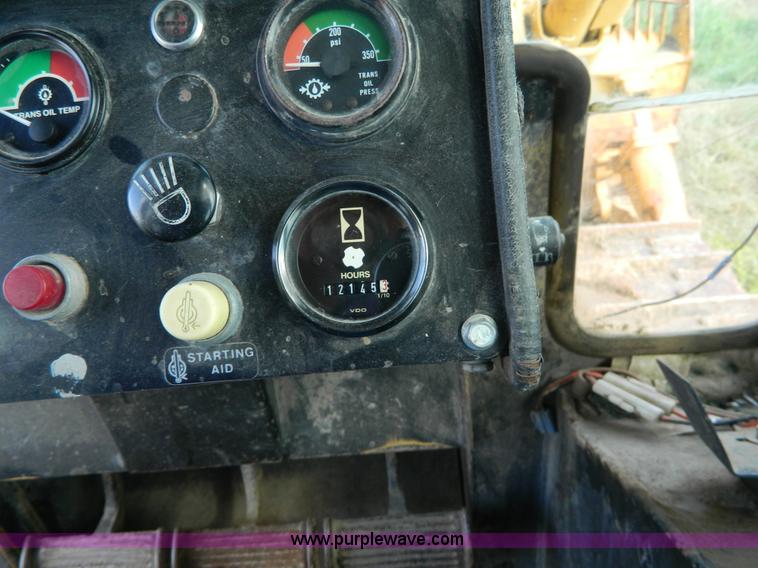 image for item K8174 1989 John Deere 850B dozer