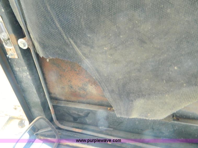 image for item K8174 1989 John Deere 850B dozer