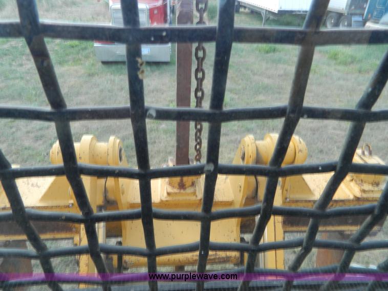 image for item K8174 1989 John Deere 850B dozer