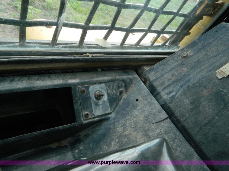 image for item K8174 1989 John Deere 850B dozer